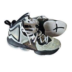 Nike Lebron 19 XIX white / metallic gold / black shoes in‎ size youth 6.5